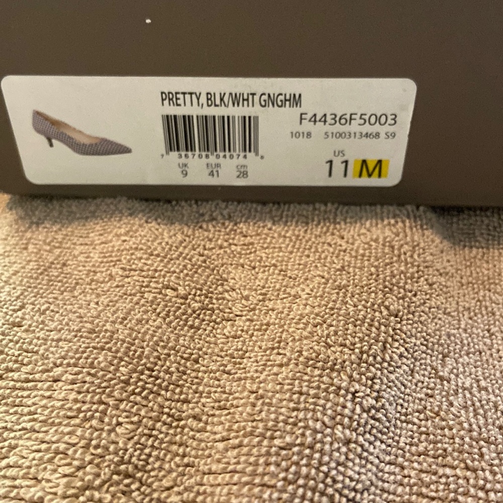 Life stride black and white gingham low heel shoes. Never worn still in box